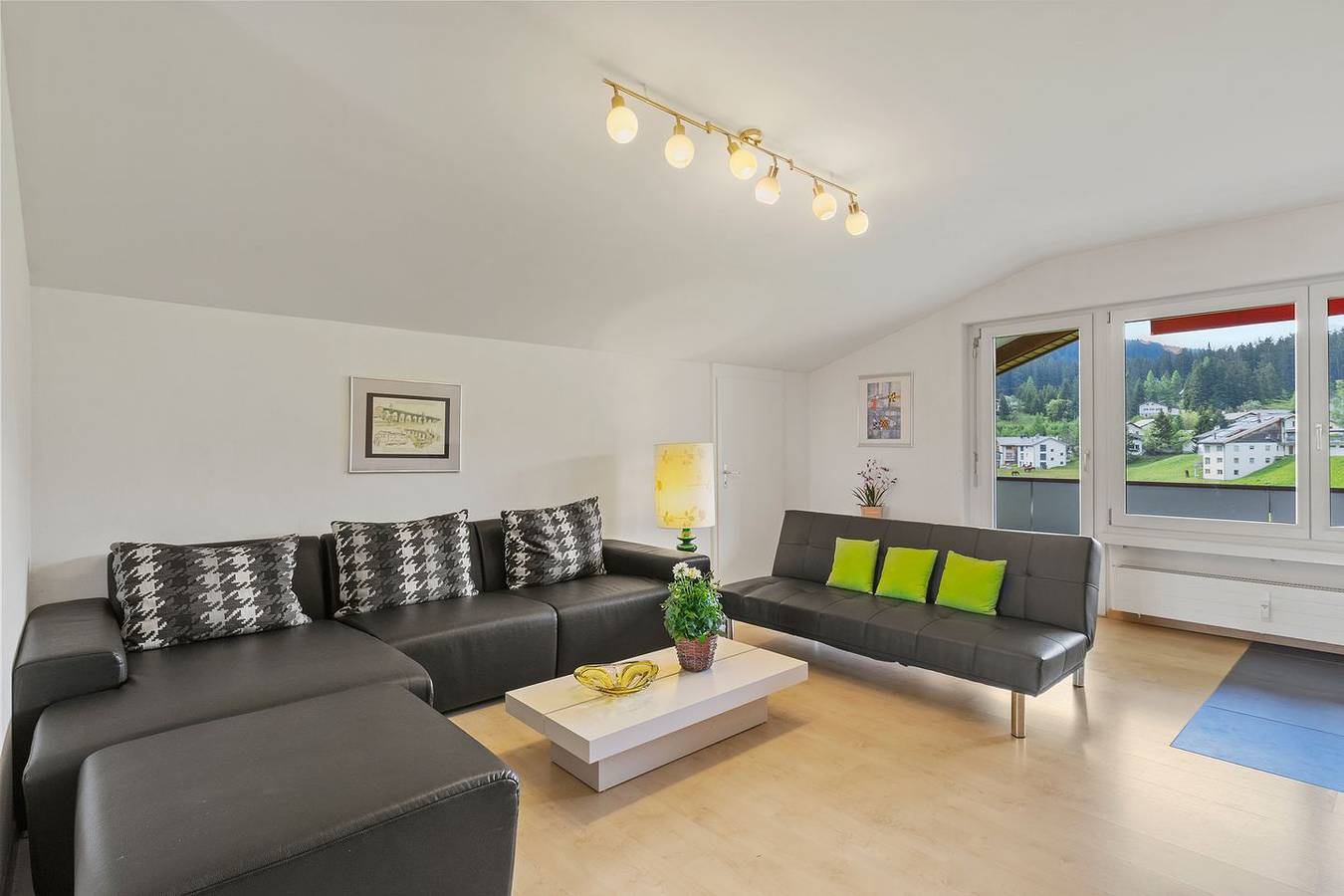 Ganze Wohnung, Ferienwohnung Rezia, Parpan, Triangel Haus B, Ferienregion Lenzerheide in Churwalden, Plessur Alpen
