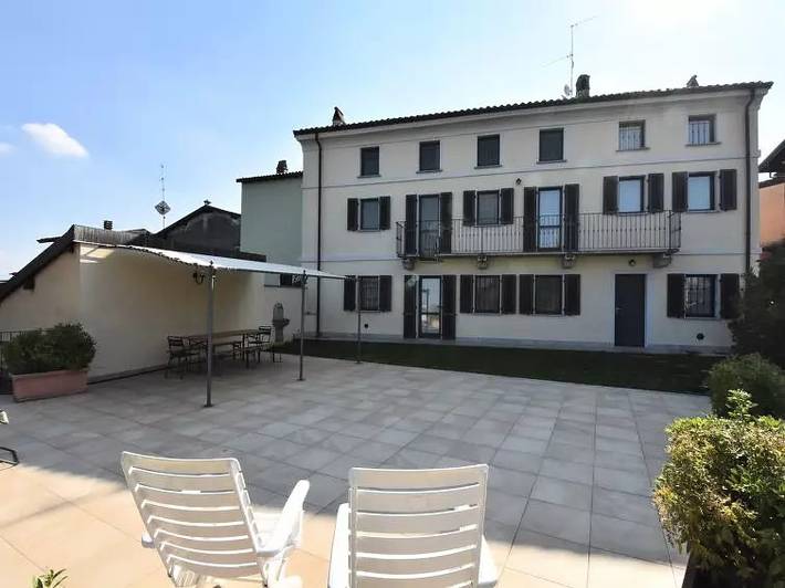 Casa vacanza per 8 persone, con piscina e terrazza in Oltrepò Pavese