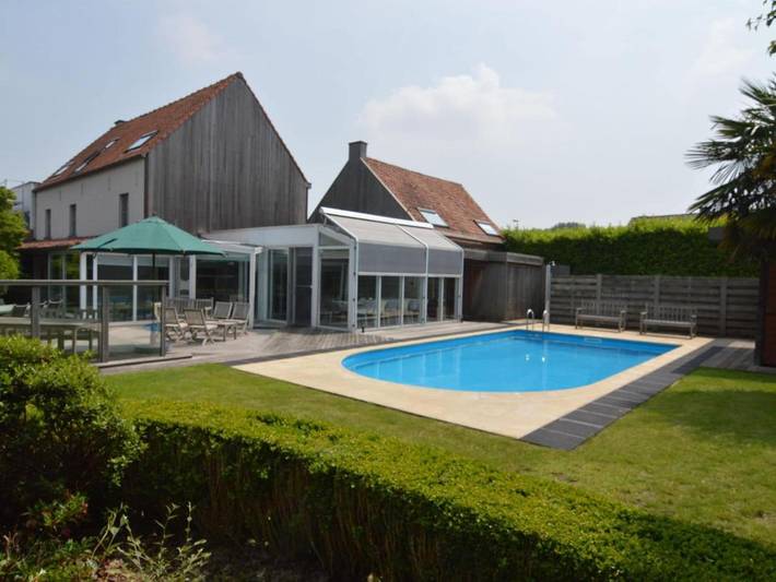 Villa pour 21 personnes, avec Terrasse et Jardin ainsi que Piscine et Sauna à Zottegem