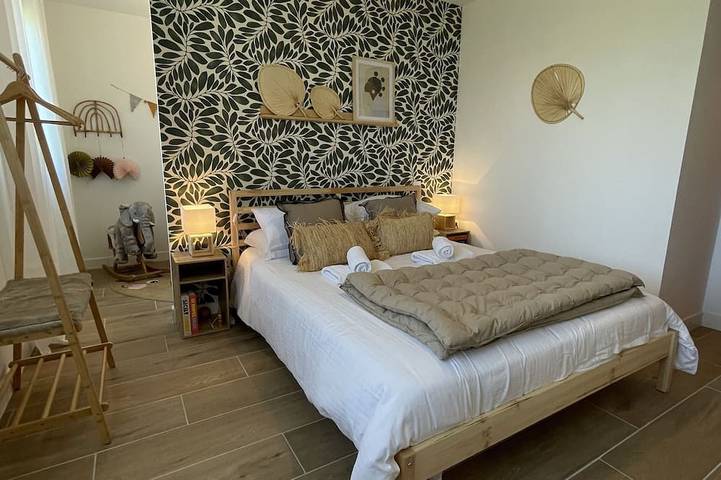 Location de vacances pour 7 personnes, avec jardin, animaux acceptés à Entraigues-sur-la-Sorgue - 2