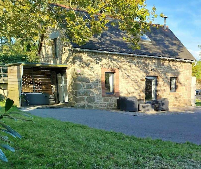 Gite Les Sapins avec Spa privatif in Le Châtellier, Fougères-Vitré