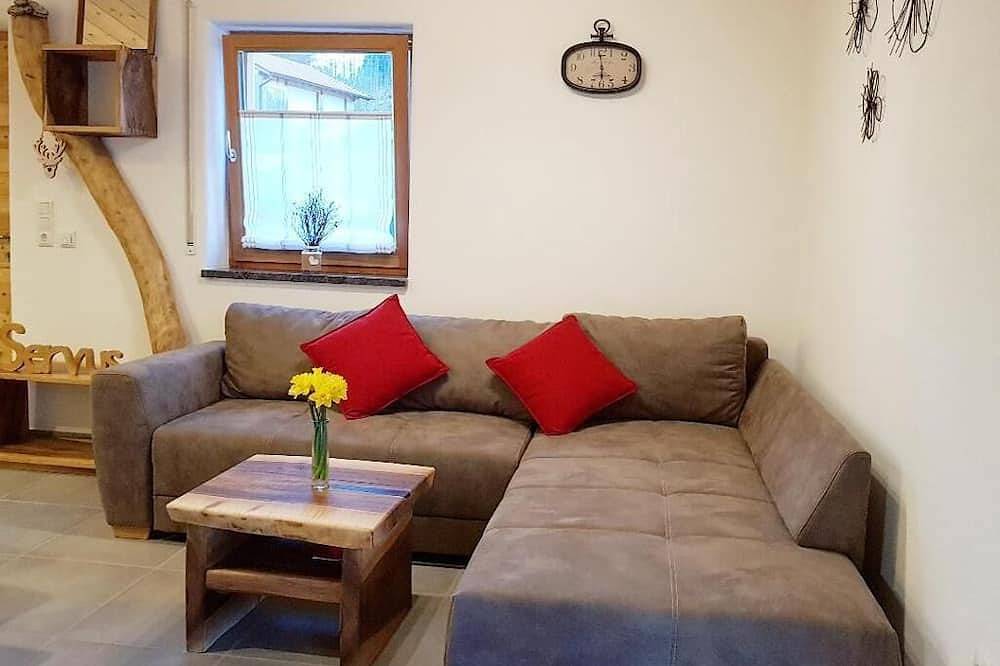 Ganze Wohnung, Feriendomizil mit Zirbenholz gestaltet. Sauna und großzügige Terrasse. in Zachenberg, Ostbayern