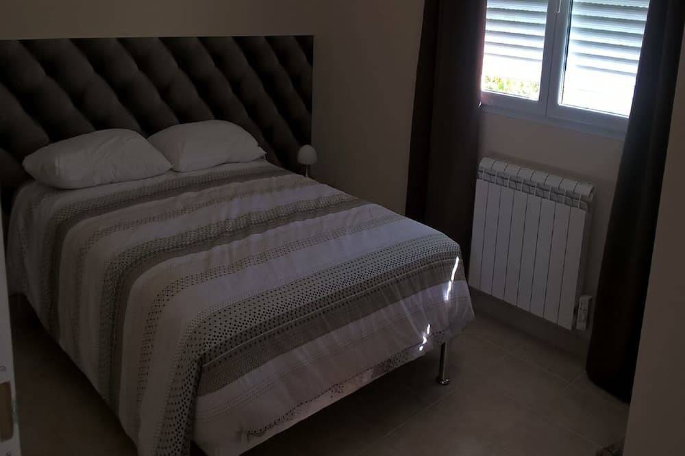Villa Cerca De Vallon 8 Pers Con Piscina Privada in Lagorce, Ardèche