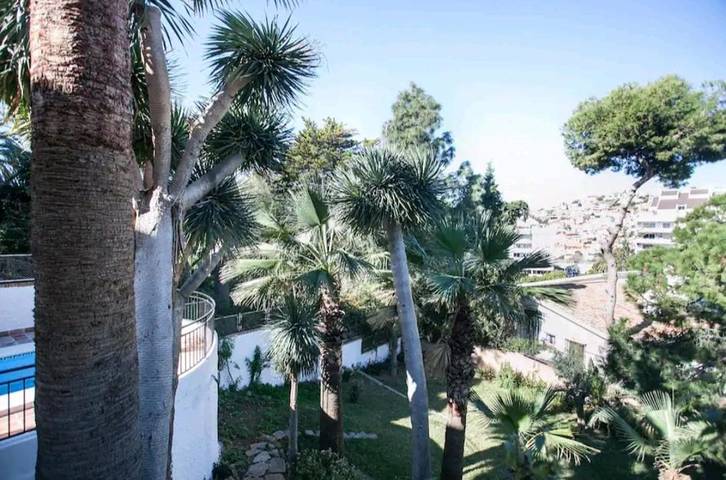 Chalet pour 13 personnes, avec jardin ainsi que vue et piscine, animaux acceptés à Malaga - 4