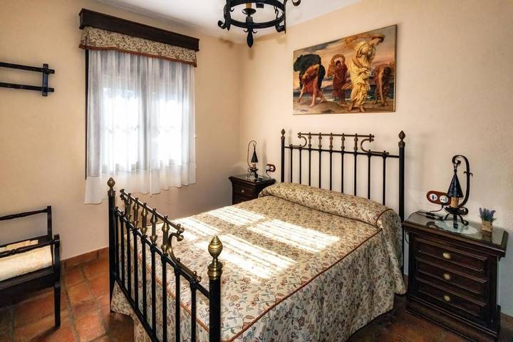 Casa de vacaciones para 2 personas, con vistas y terraza además de piscina y jardín, Se admiten mascotas en Los Pedroches - 2