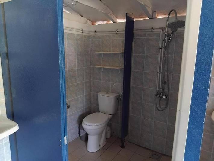 Location de vacances pour 2 personnes, avec vue ainsi que terrasse et piscine à Saint-Aubin-de-Nabirat - 2