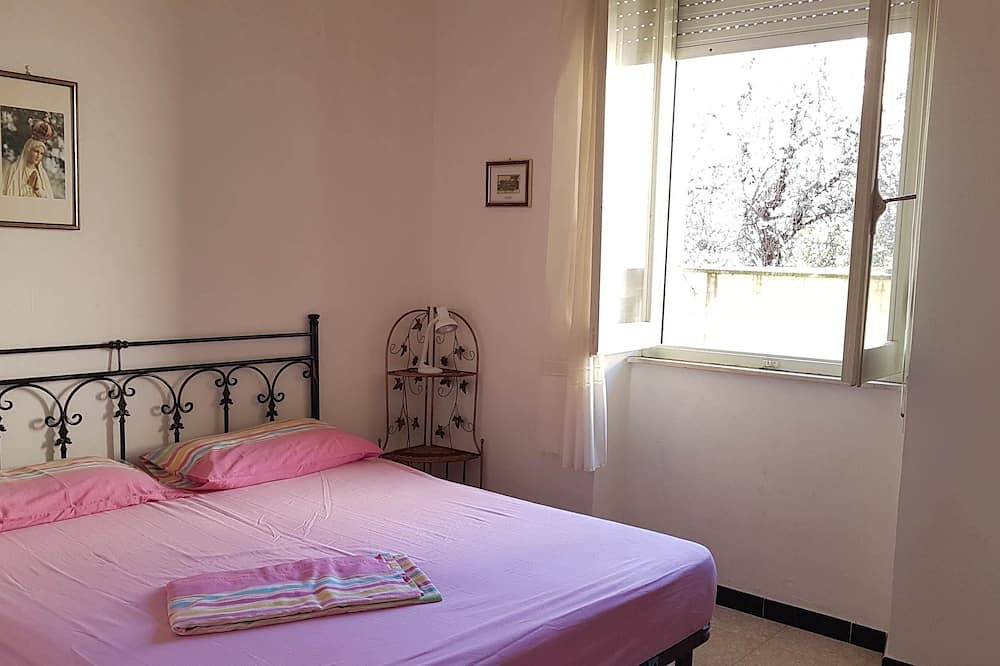 Apartamento entero, Apartamento De Dos Habitaciones Junto Al Mar En Cerdeña ¡A Solo 50 Mt Del Mar Y Las Playas! in Cala Gonone, Dorgali