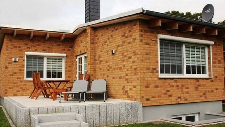 Vakantiehuis voor 4 personen, with terras and tuin as well as uitzicht op het meer in Plau am See