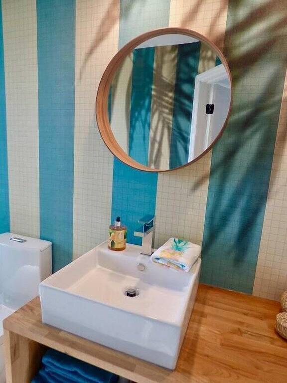 Vacation rental for 8 people, with balcony, with pets in Little Gasparilla Island