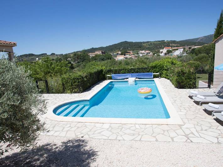 Location de vacances pour 6 personnes, avec piscine et jardin, animaux acceptés à Félines-Minervois