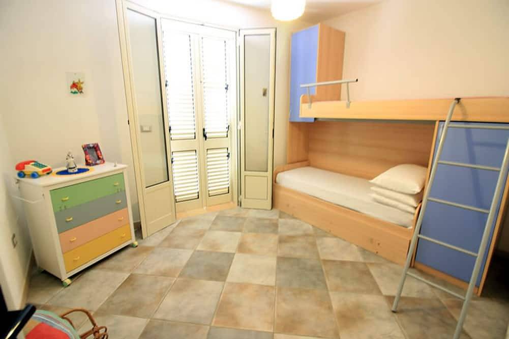 Independent villa with two bathrooms at 150mt from the sea in Marina di Pescoluse, Torre Vado