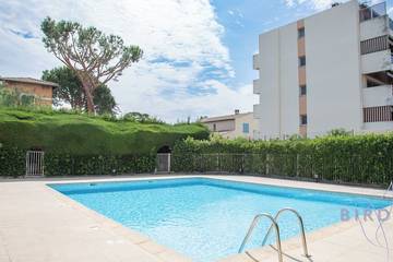 Gîte pour 4 personnes, avec piscine dans Port du Cros de cagnes