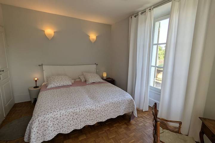 Gîte pour 6 personnes, avec jardin à Yèvre-la-Ville - 3