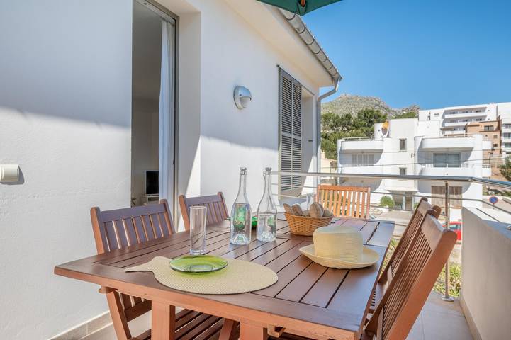 Vacation Home Molins 5 with Sea View, Pool, Wi-Fi, A/C, Terrace & Garden in Cala Sant Vicenc, Pollença