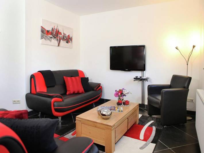 Location de vacances pour 4 personnes, avec jacuzzi ainsi que terrasse et jardin dans Epen - 2