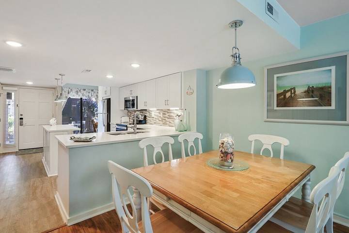 Vacation home for 8 people, with terrace and pool, with pets in Hilton Head Island