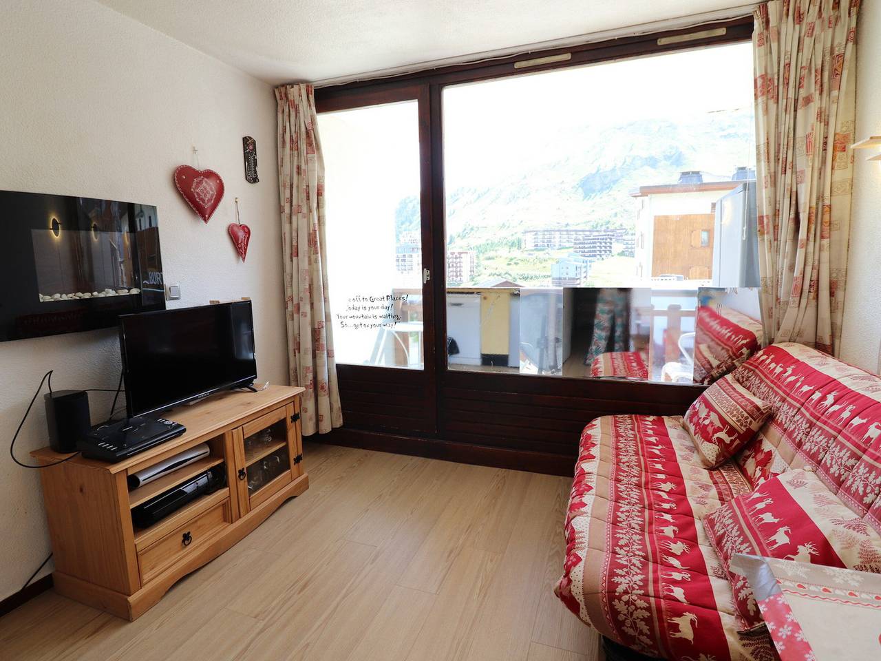 Entire studio, Studio Cabin in Tignes Le Lac with Balcony and Ski Locker in Tignes, Vanoise National Park