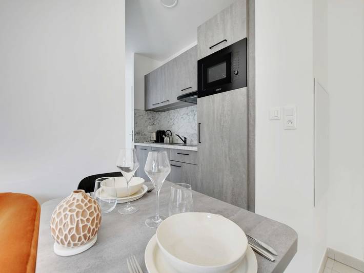 Gîte pour 2 personnes, avec balcon/terrasse et balcon, adapté aux familles à Suresnes - 2