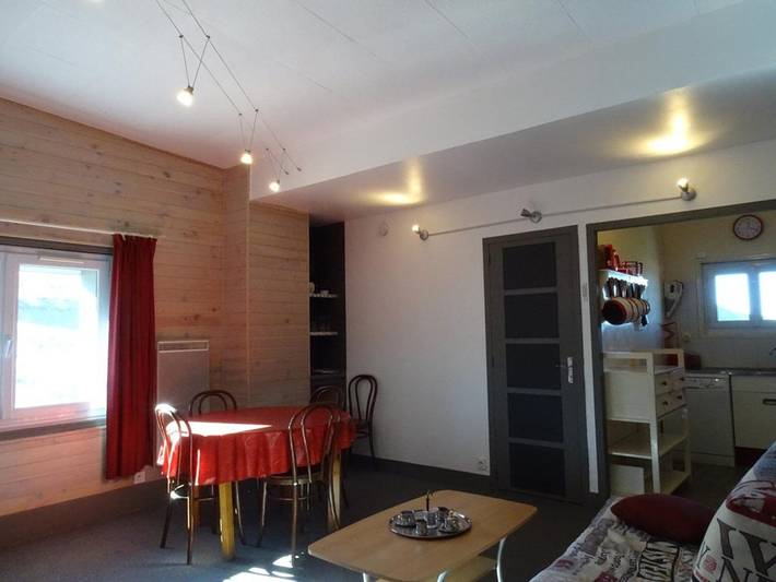 Apartamento entero, Apartamento acogedor en zona de esquí con 2 habitaciones, cocina equipada y casillero para esquís in La Pierre Saint-Martin, Arette