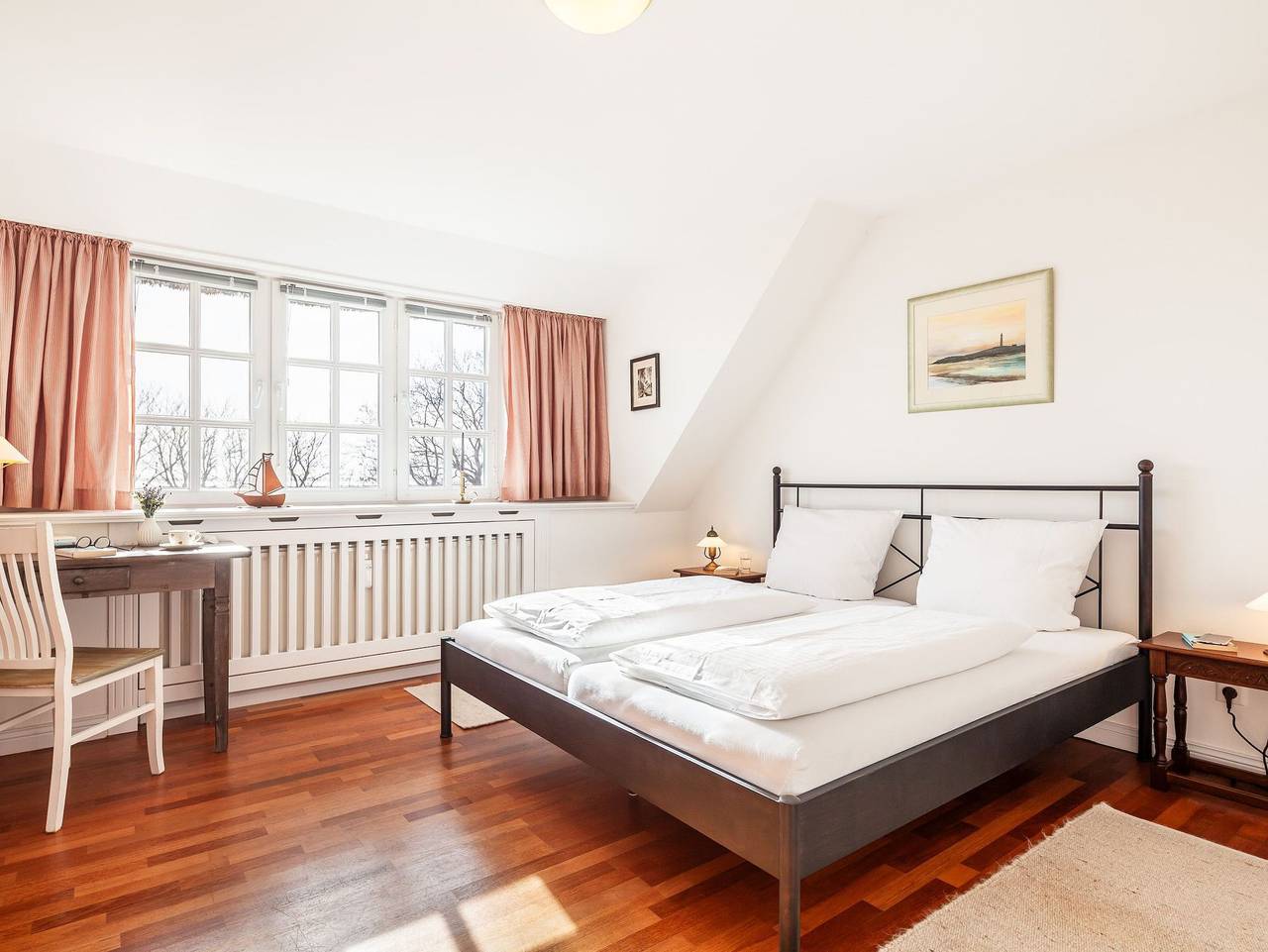 Ganze Ferienwohnung, Hausteil Tornerose - Heidsandschier-Hausteil Tornerose in Witsum, Föhr