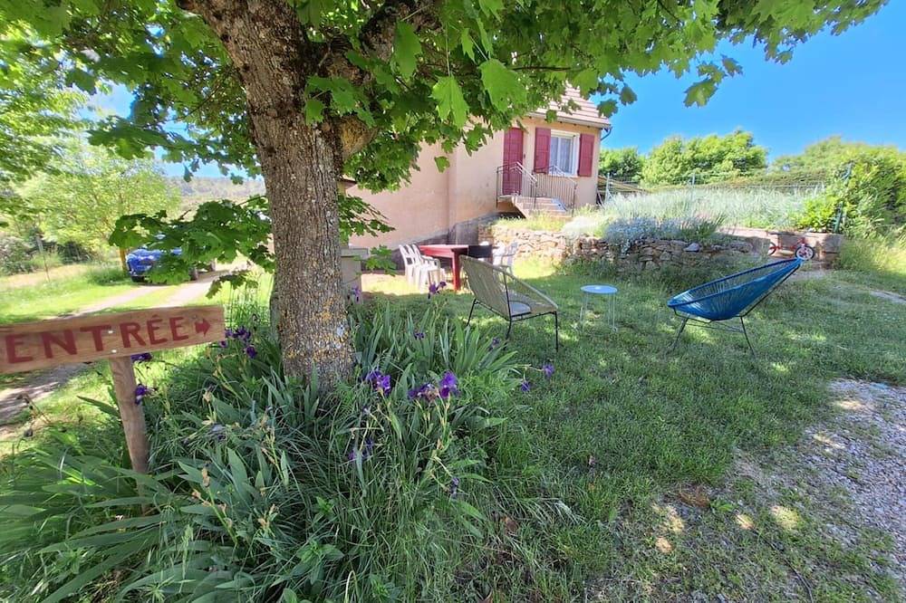 New Magnificent Gite La Cardabelle in Mas-Saint-Chély, Cevenas
