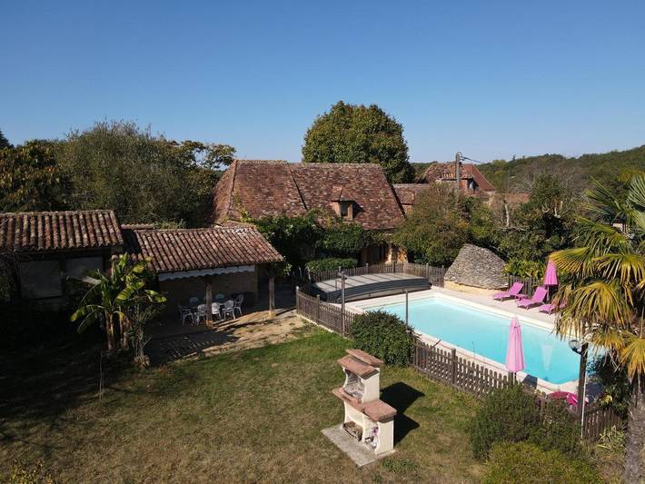 Location de vacances pour 8 personnes, avec jardin ainsi que vue et piscine, animaux acceptés à Calès