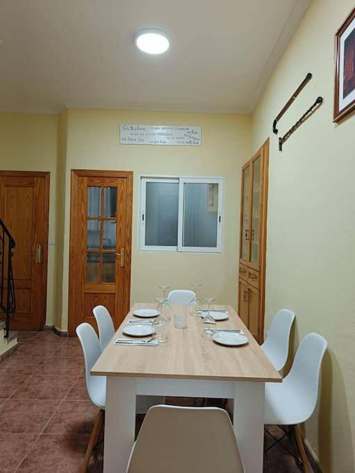 Three-Bedroom House in Onda, Province de Castellón