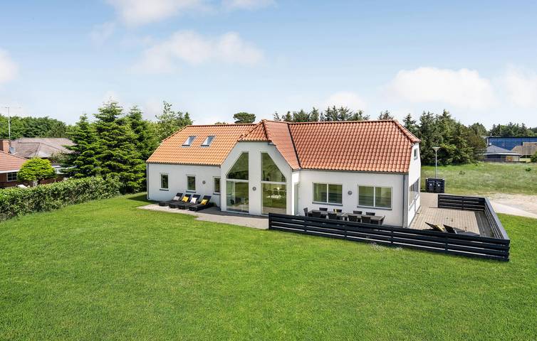 Ferienhaus für 16 Personen, mit Sauna und Terrasse, mit Haustier in Blavand