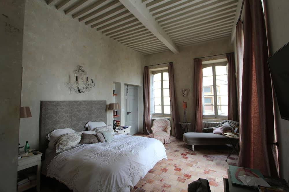 Un palais  au cœur de l'Enclave des Papes in Valréas, Enclave de Valreas