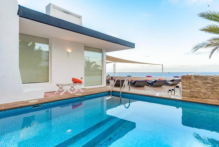 Apartamento para 8 personas, con piscina además de vistas y terraza en Roca Llisa