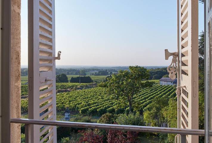 Location de vacances pour 2 personnes, avec Terrasse ainsi que Jardin et Vue à Burie - 4