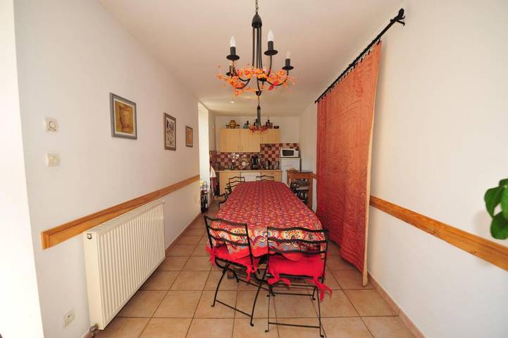 Location de vacances pour 4 personnes, avec jardin ainsi que vue et terrasse à Taulignan - 2