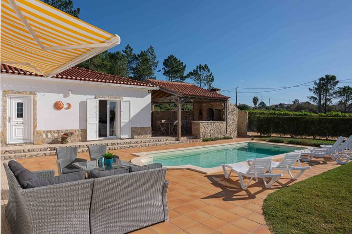 Villa para 10 pessoas, com terraço e jardim, adaptado a crianças em Aljezur