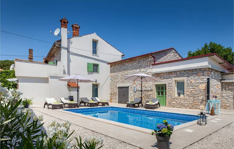 Ferienhaus für 6 Personen, mit Terrasse und Pool - 1