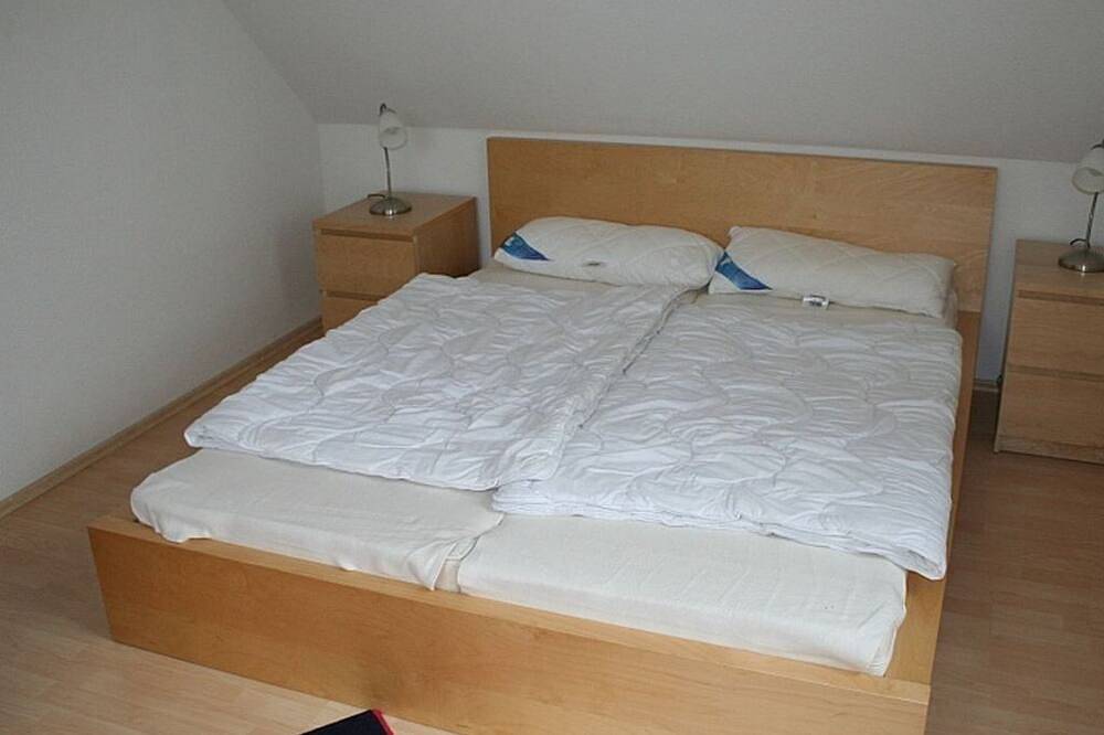 See in Sicht - Gemütliches 80qm Ferienhaus für 6 Personen mit Terrasse in in Sternberg, Ludwigslust-Parchim