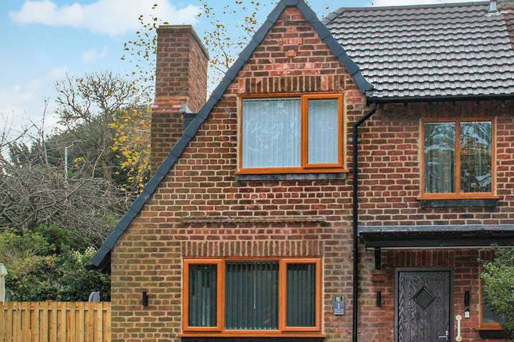 Holiday rental for 6 people, with garden and hot tub in Wirral