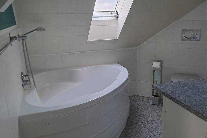 Ganze Wohnung, Traumhafte Ferienwohnung mit Blick über Dresden. in Bannewitz, Osterzgebirge