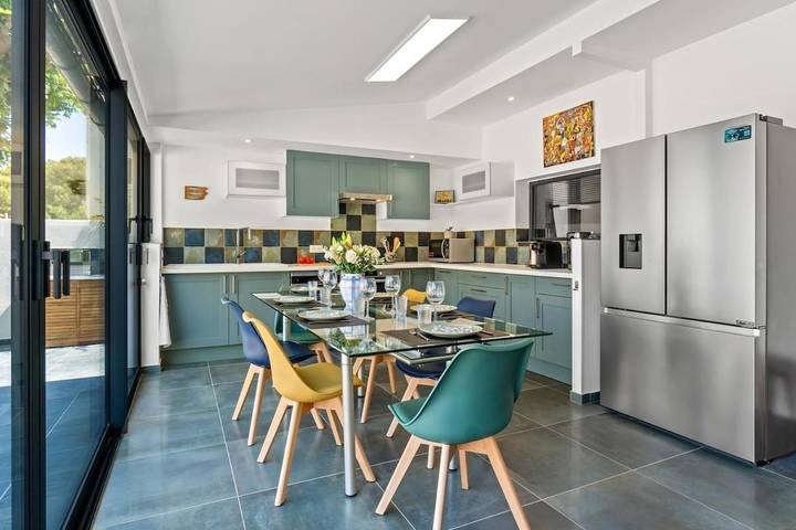 Location de vacances pour 8 personnes, avec vue et jardin dans Niolon - 4