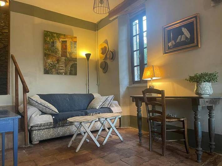 Gîte pour 3 personnes, avec terrasse à Sabran