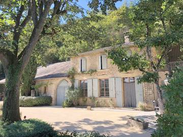 Gîte pour 5 personnes, avec jardin et jacuzzi à Charmes-sur-l'Herbasse