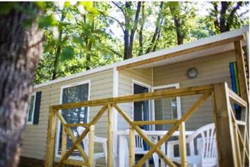 Camping pour 6 Personnes dans Domazan, Région de Nîmes, Photo 3