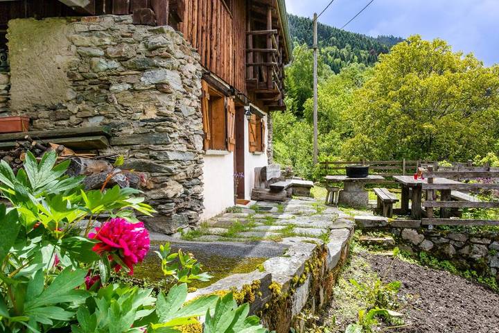 Lodge for 4 people, with Terrace and Garden in 