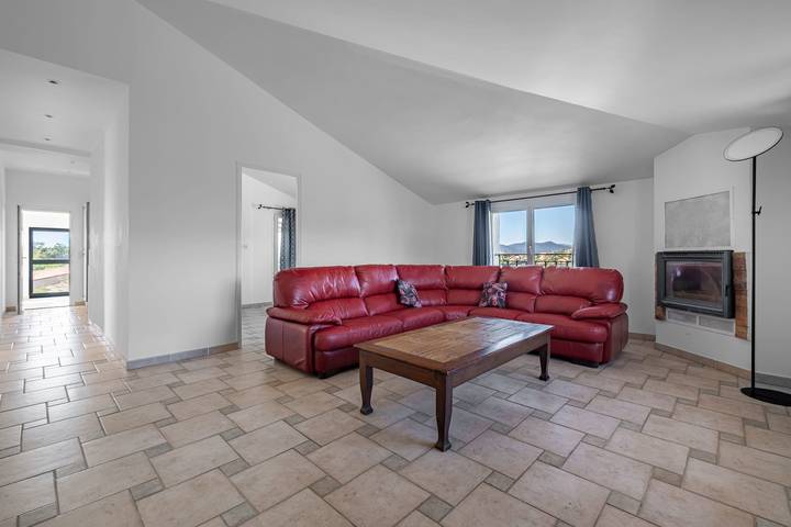 Gîte pour 6 personnes, avec jardin ainsi que terrasse et piscine dans Golf Bluegreen Sainte-Maxime - 2