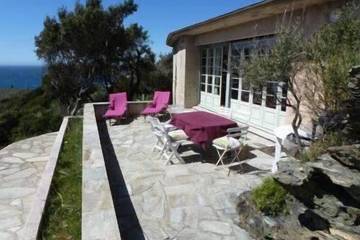Gîte pour 7 personnes, avec jardin et terrasse dans Port de Centuri