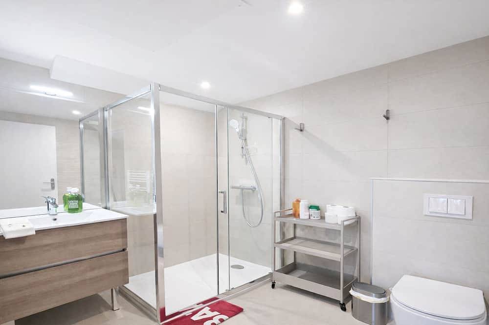 Apartamento entero, Charming studio with terrace - haven of peace near Lyon-Pets accepted in Charbonnières-les-Bains, Ródano