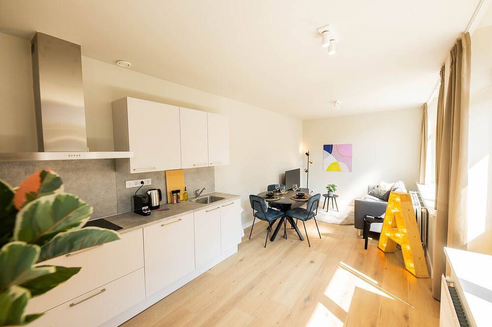 Entire apartment, Upscale Haven 2Bdr Apartment  Ws in Rotterdam, South Holland