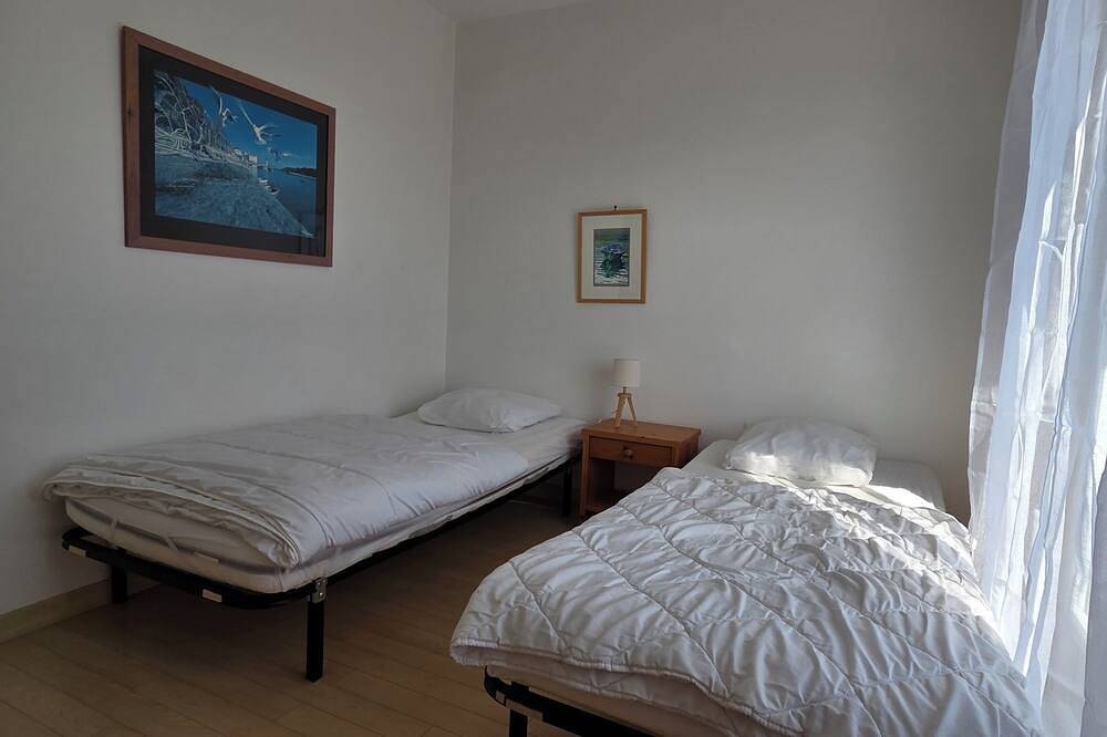Appartement entier, Très Bel Appartement 2 Chambres Balcon vue mer au Centre de Concarneau in Concarneau, Région de Quimper