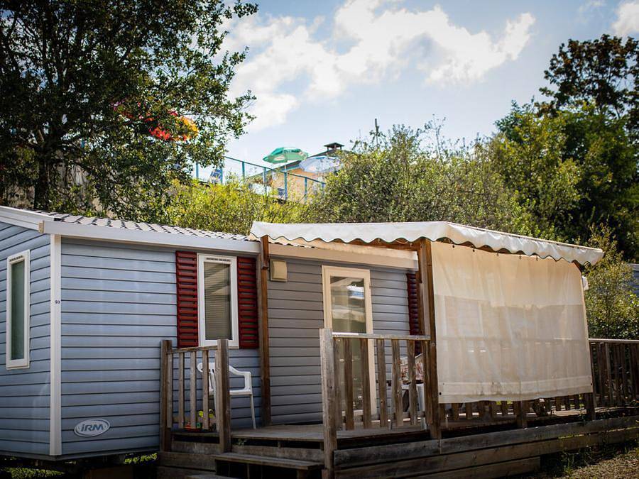 Camping Domaine Le Quercy - Mobilhome 4 personnes - 28m² - 2 chambres - sans Tv in Gourdon, Quercy