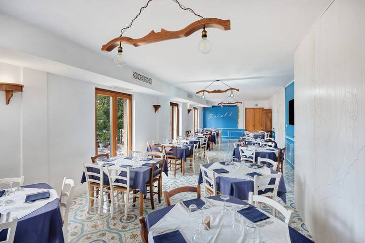 Camera 'Leucosia' con vista mare, Wi-Fi e aria condizionata in Serramezzana, Cilento Coast