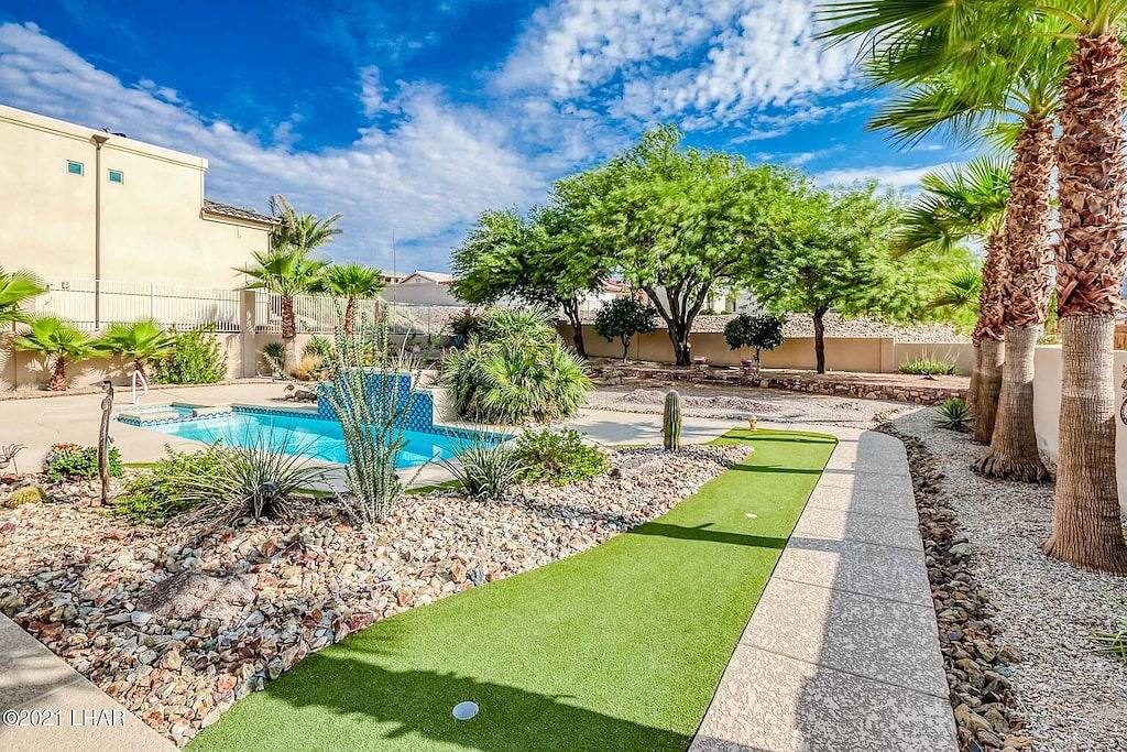 Luxurious 3 bedroom home with pool, spa, game room in Lake Havasu City, Mohave County